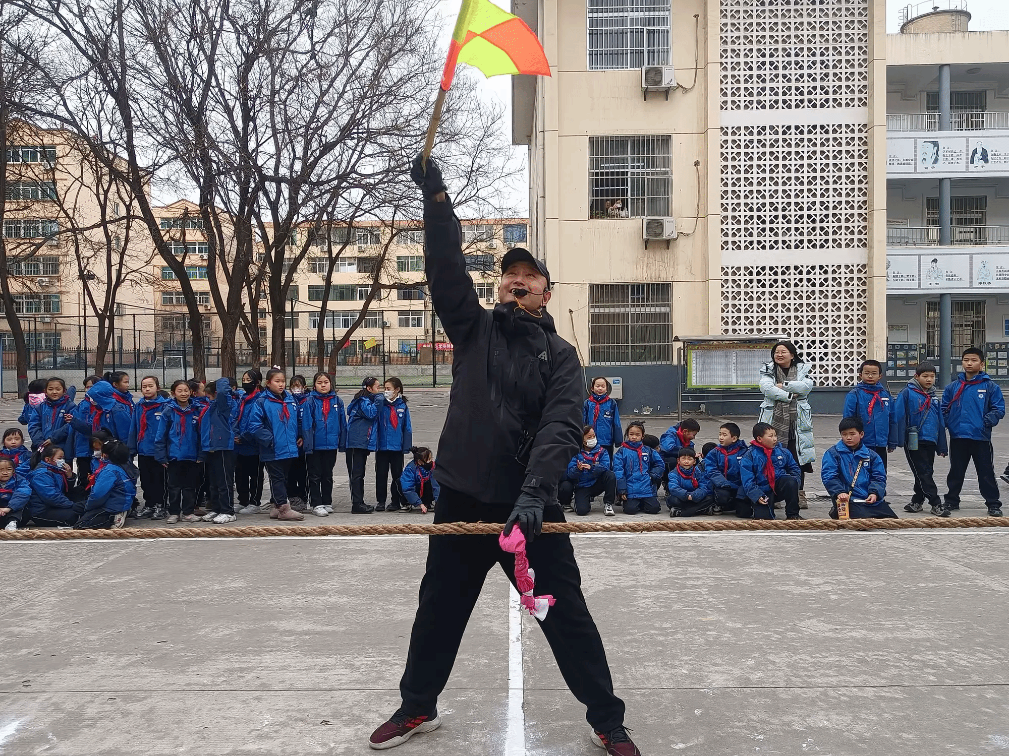 凝“绳”聚力，激扬青春——师院附中开展期末拔河比赛